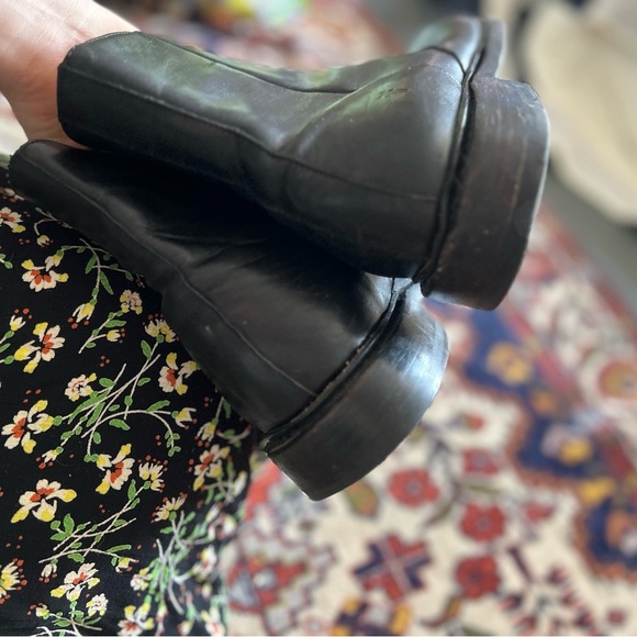 Frye Black Chelsea Boots, size 10.5 - Picture 4 of 6